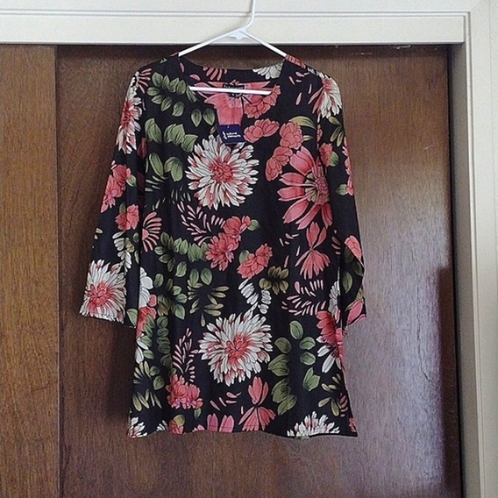 Beautiful tunic top!